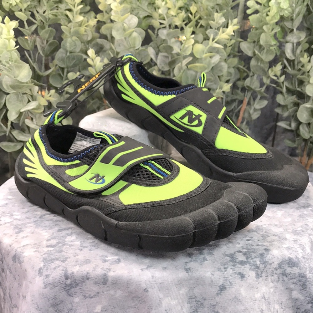 Nerf Water shoes Black & Neon Green with Velcro Closures Boys 2/3 ☀️NWOT☀️